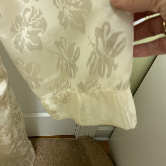 Victoria’s Secret cream colored robe - Picture 5 of 9